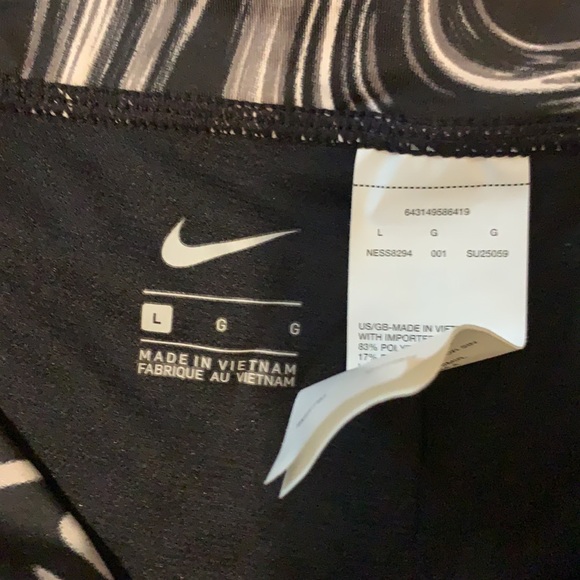 Nike swim shorts L - Picture 2 of 4